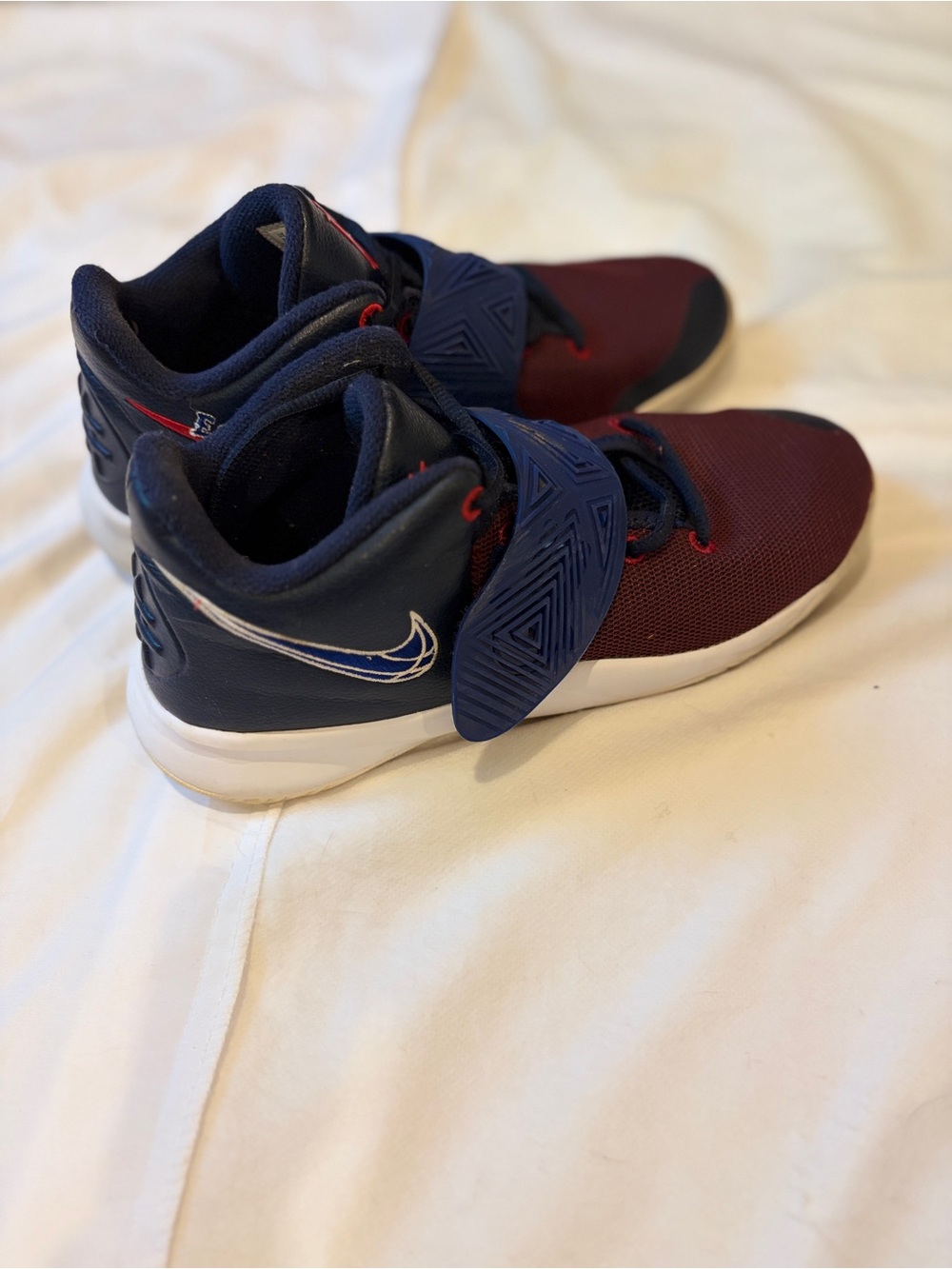 Nike Basketball Sneakers Youth Size 7 Boys Red Navy Blue Athletic Shoes